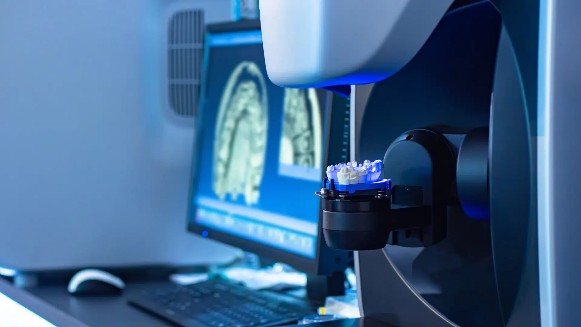 orthodontic appliances retainers aligners dental lab UK